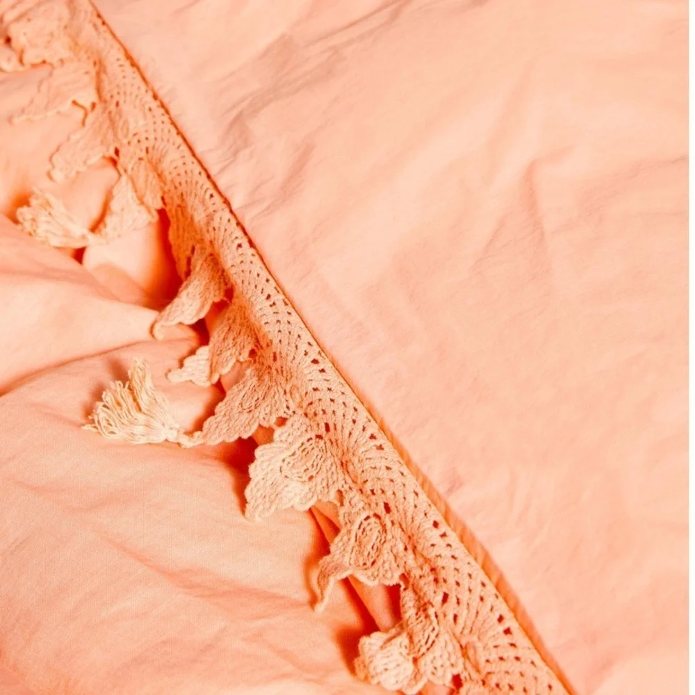 Anthropologie Scalloped Crochet Pair of Standard Shams NWT
